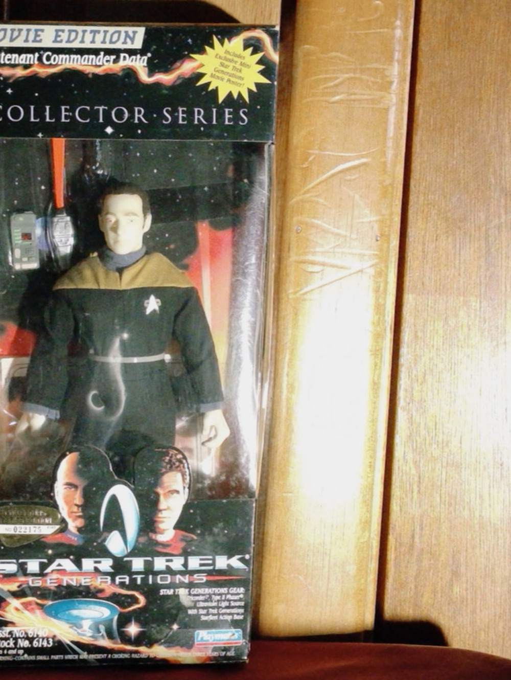 Star Trek Generations Collector Series Lieutenant Commander Data action figure